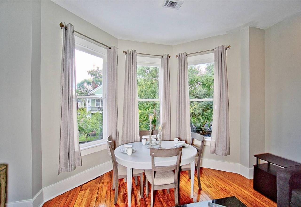 2 Bedroom Renovated Townhouse In Downtown Savannah Exterior foto