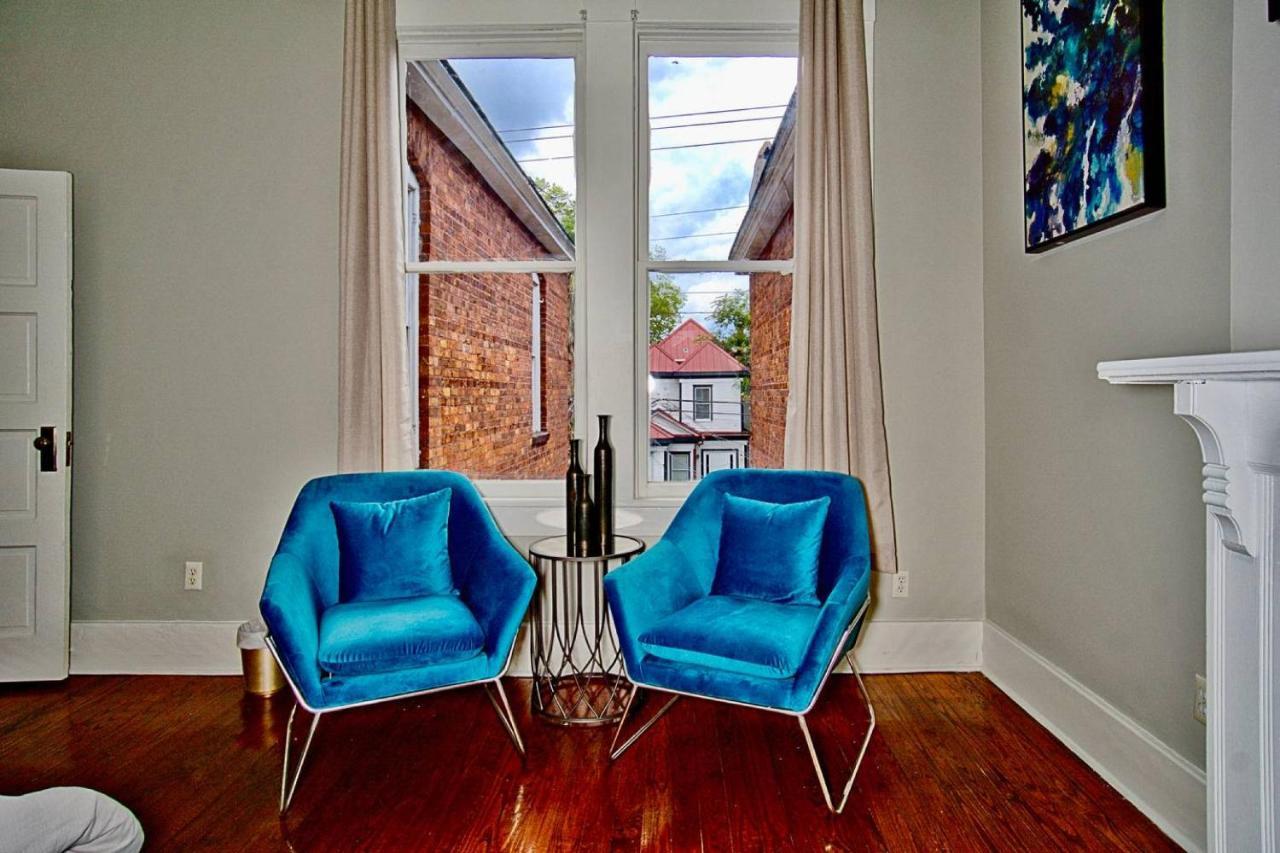 2 Bedroom Renovated Townhouse In Downtown Savannah Exterior foto