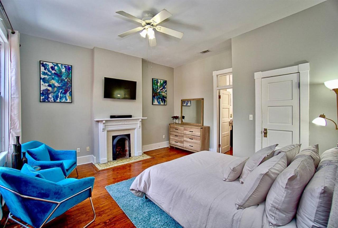 2 Bedroom Renovated Townhouse In Downtown Savannah Exterior foto