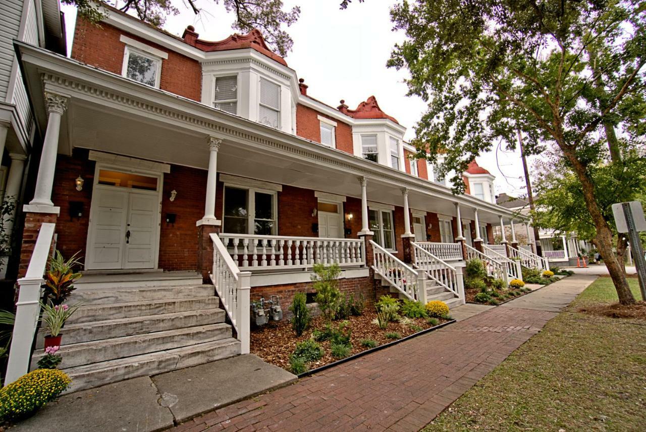2 Bedroom Renovated Townhouse In Downtown Savannah Exterior foto